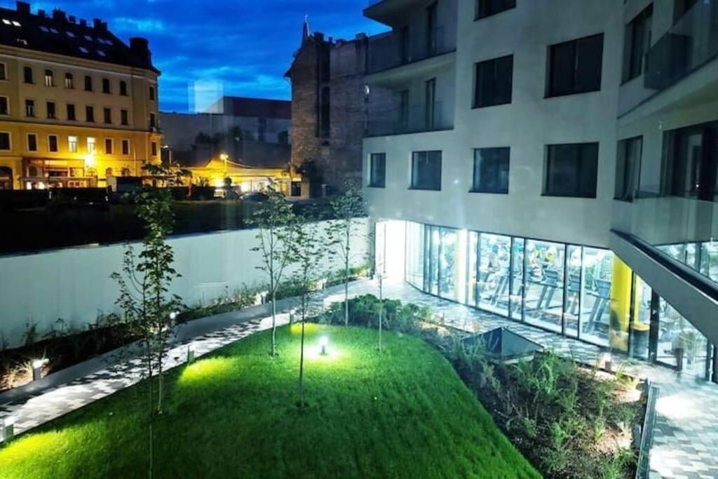 B104 - Liberty Bridge Lovely Home With Free Parking Budapest Luaran gambar
